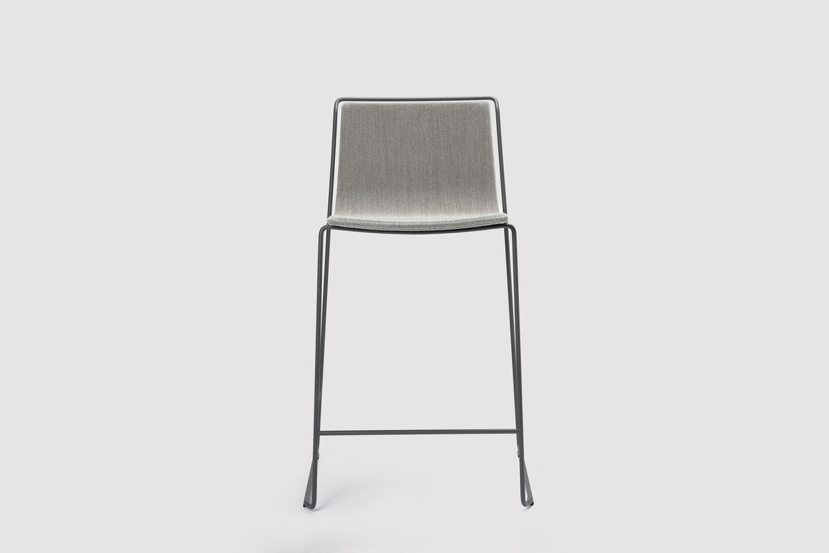 Alo Stool by Ondarreta, view 2