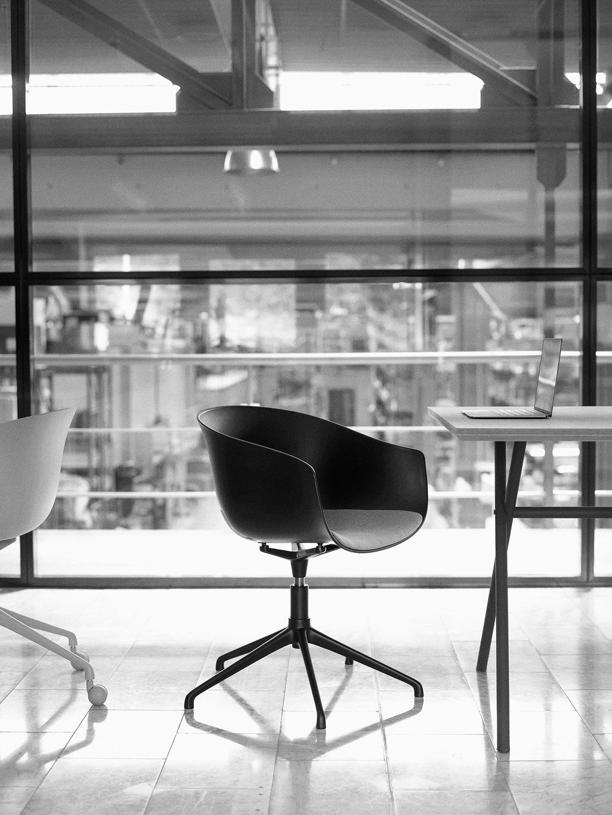 Bai Steel Table by Ondarreta, view 7