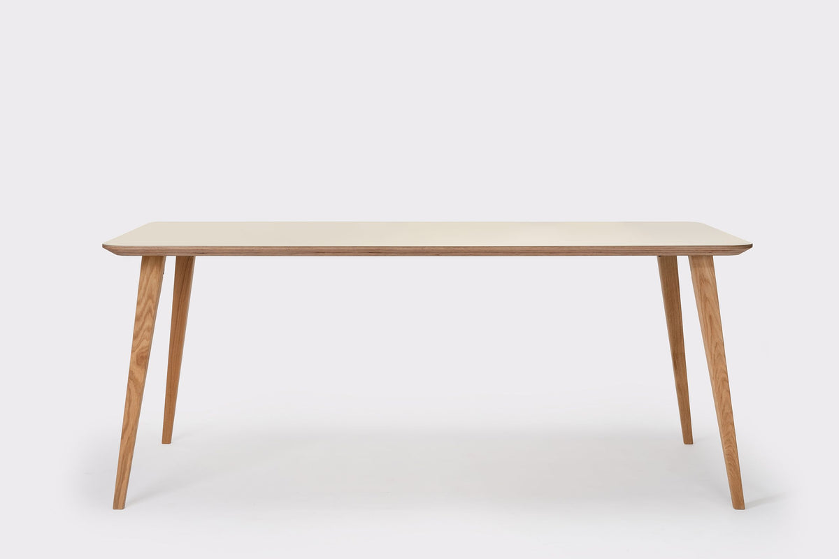 Bob Table by Ondarreta