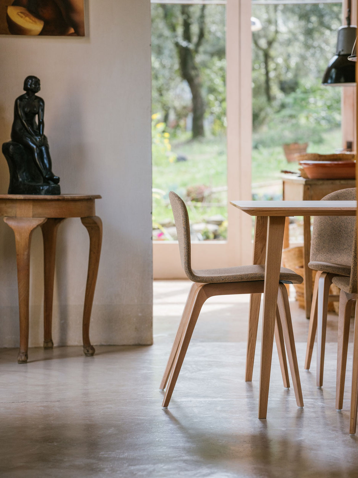 Bob Table by Ondarreta, view 9