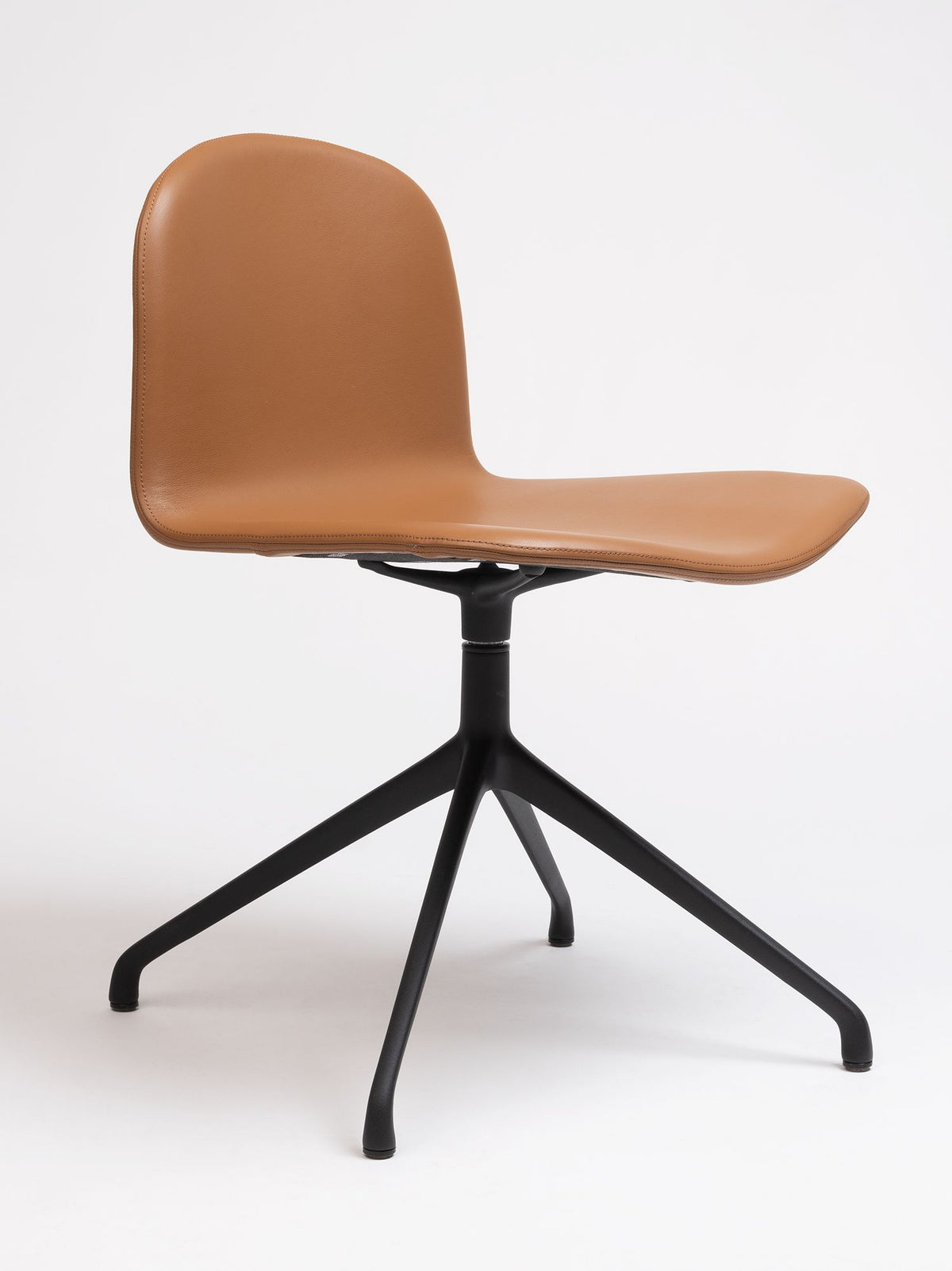 Bob XL Swivel Chair by Ondarreta, view 3