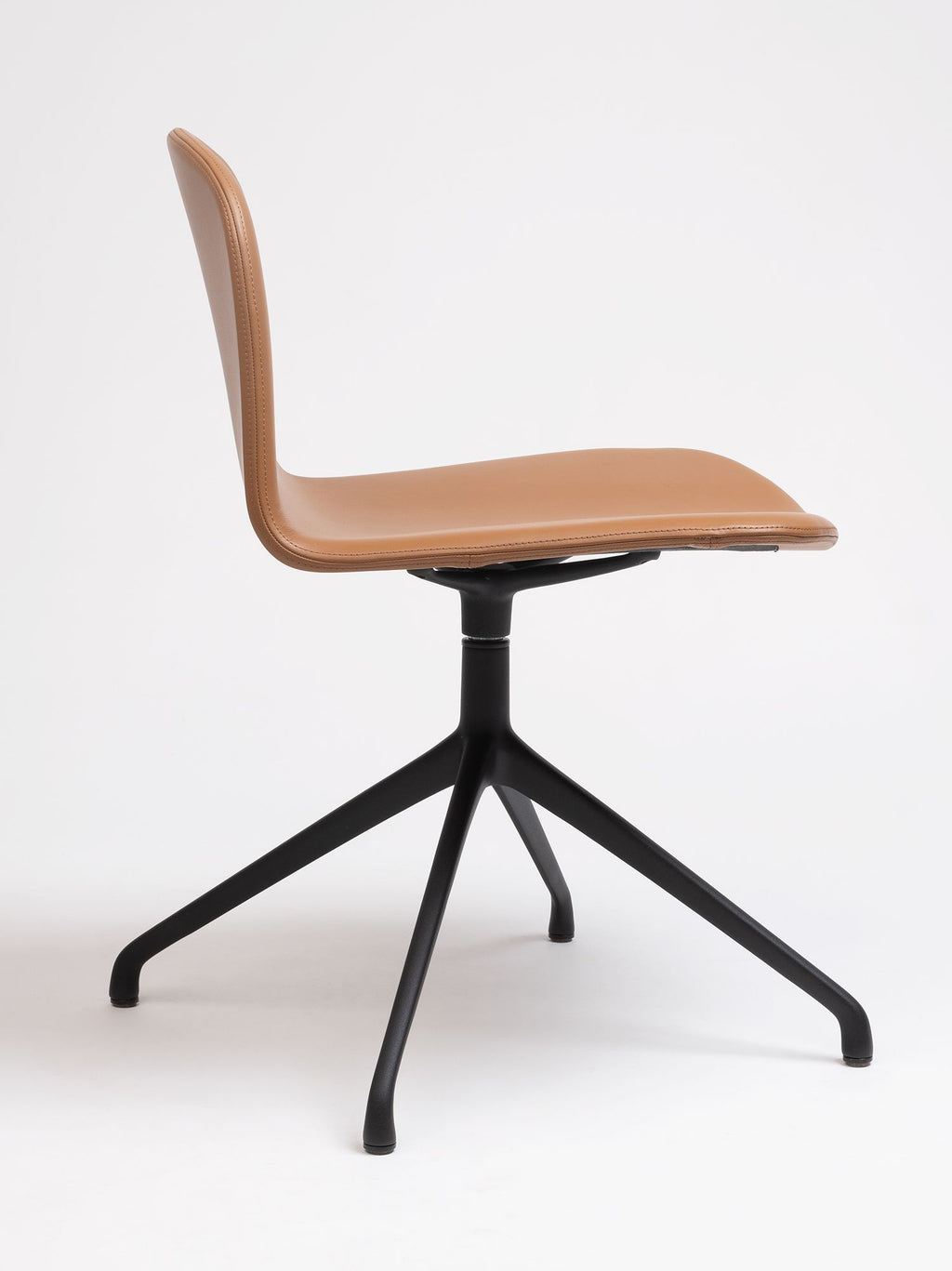 Bob XL Swivel Chair by Ondarreta, view 4