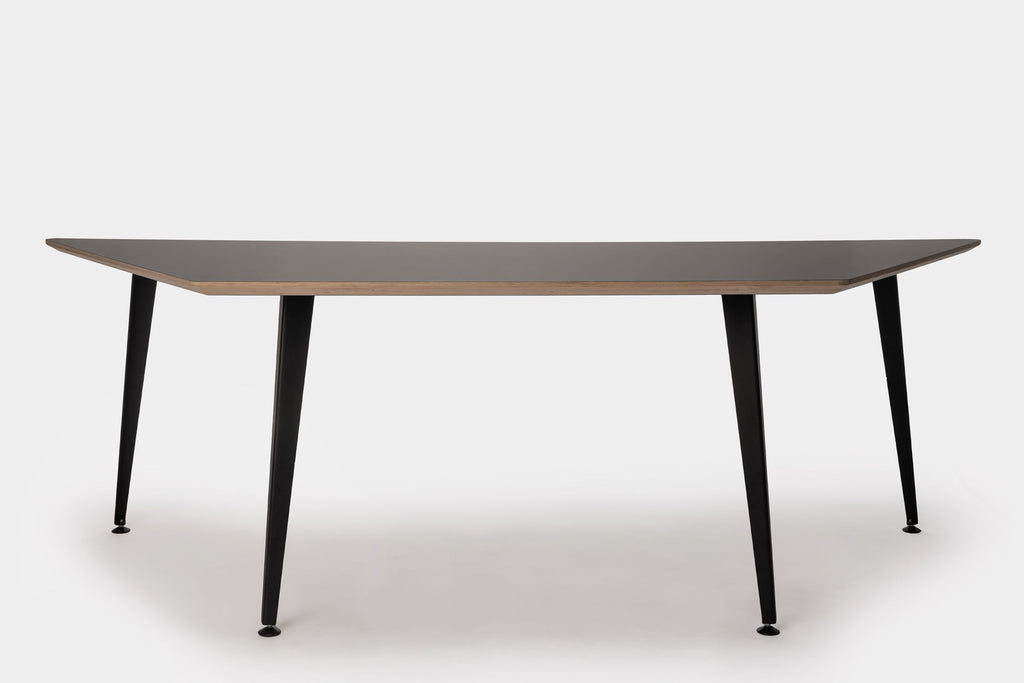Do Table by Ondarreta