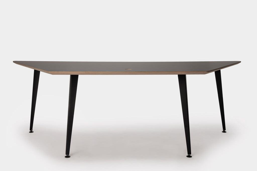 Do Table by Ondarreta, view 2