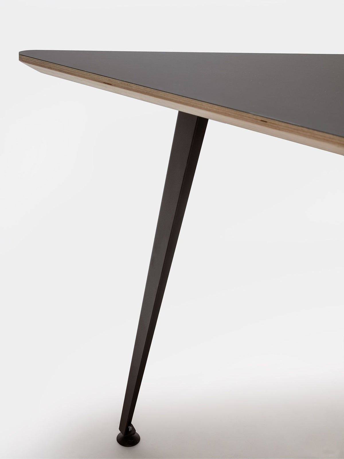 Do Table by Ondarreta, view 4