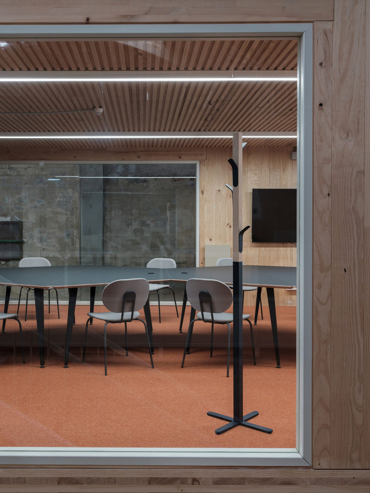 Do Table by Ondarreta, view 8