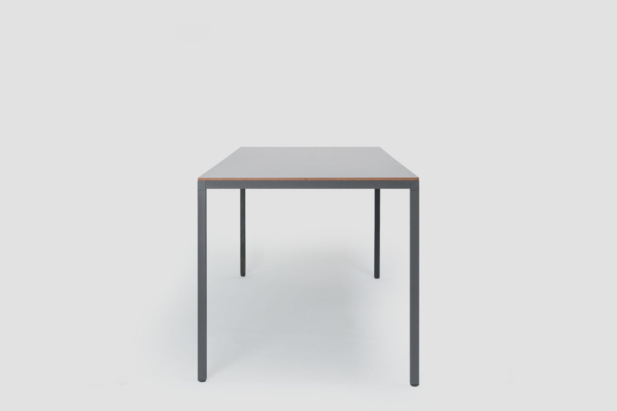 Dry Out Table by Ondarreta, view 4