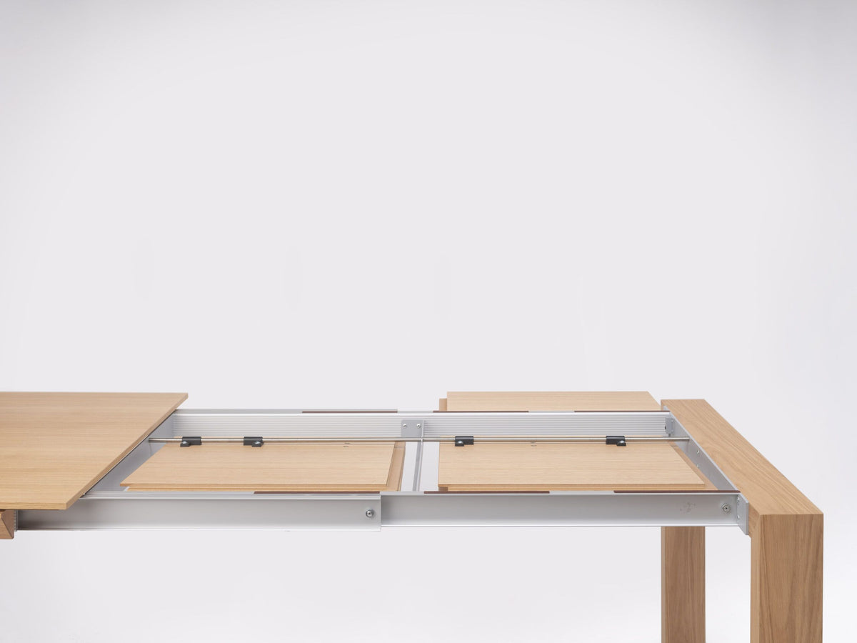 Iru Extendable Table by Ondarreta, view 4