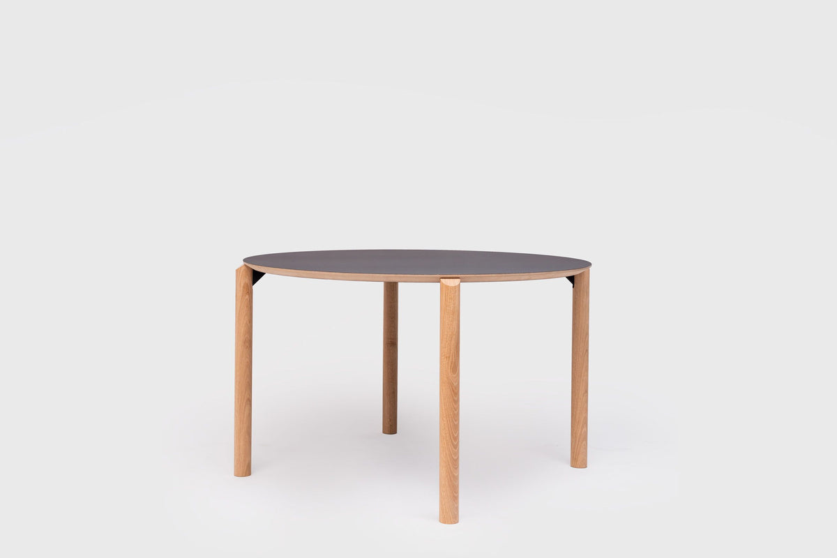 Juno Round Table by Ondarreta, view 3