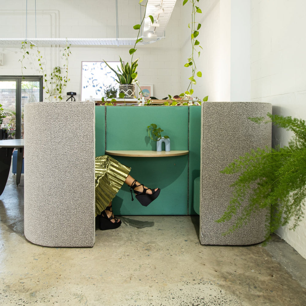 BASE focus desks and seating by Klaro Industrial Design (K.I.D), view 3