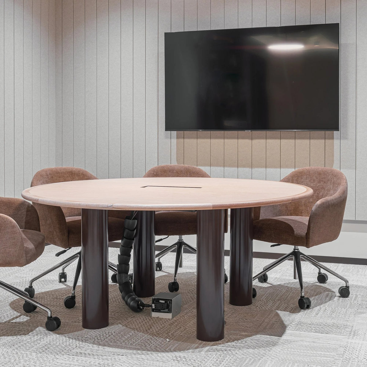 COLUMN table and workstation system by Klaro Industrial Design (K.I.D), view 4