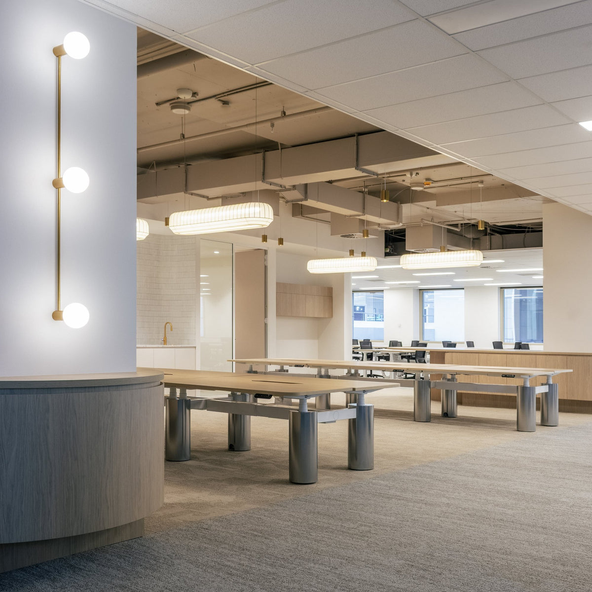 COLUMN h/a height adjustable workstation system by Klaro Industrial Design (K.I.D), view 2