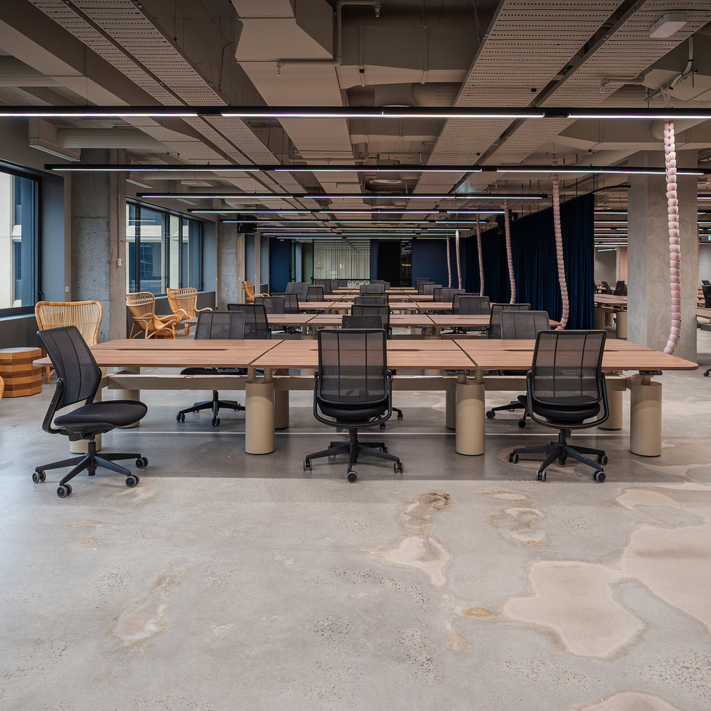 COLUMN h/a height adjustable workstation system by Klaro Industrial Design (K.I.D), view 3