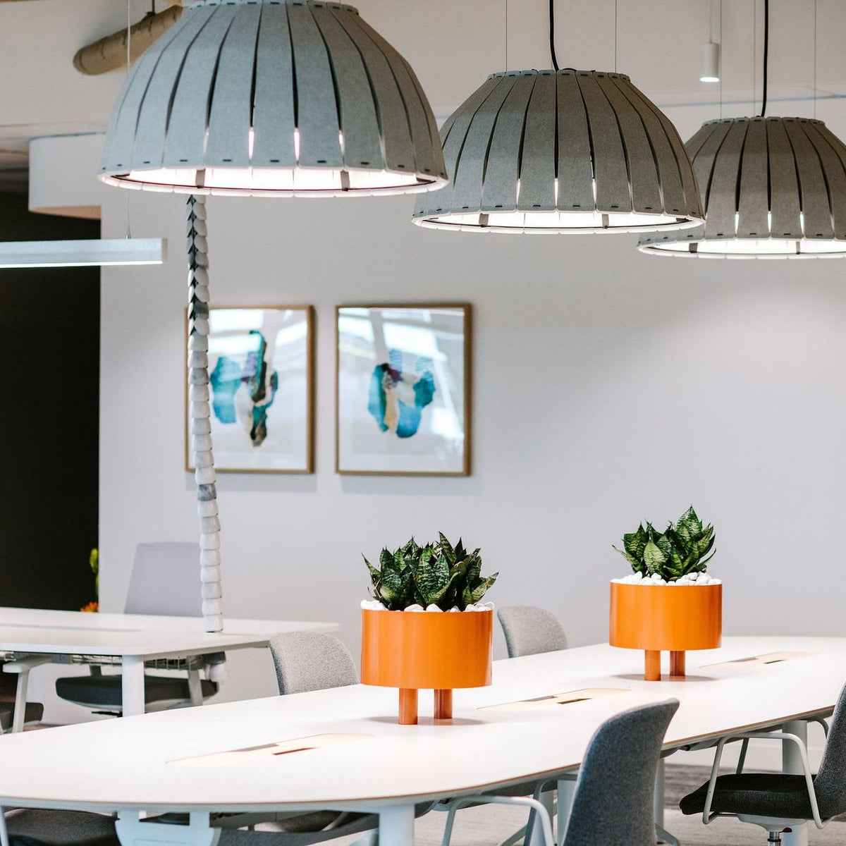 FATI desk planter and hanging cachepot by Klaro Industrial Design (K.I.D)