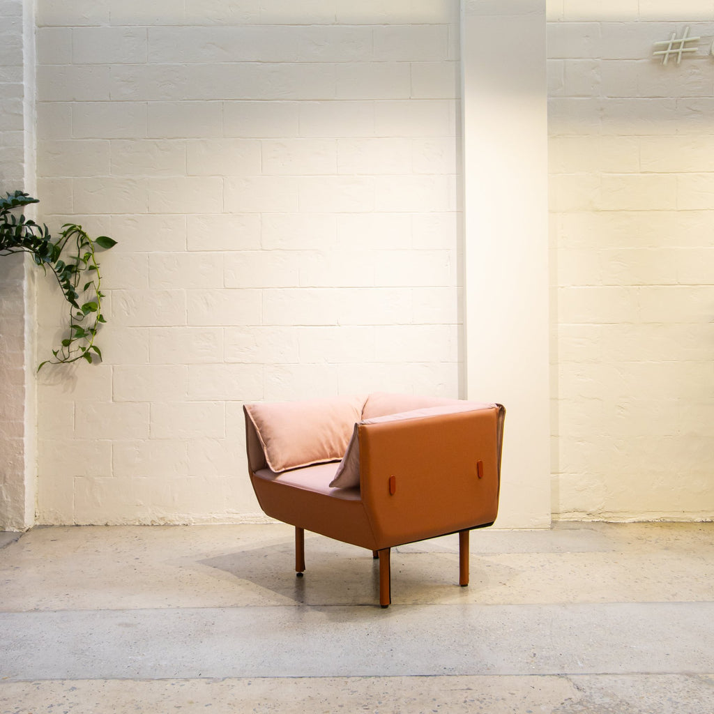 FOLD hi_low seating range by Klaro Industrial Design (K.I.D), view 2
