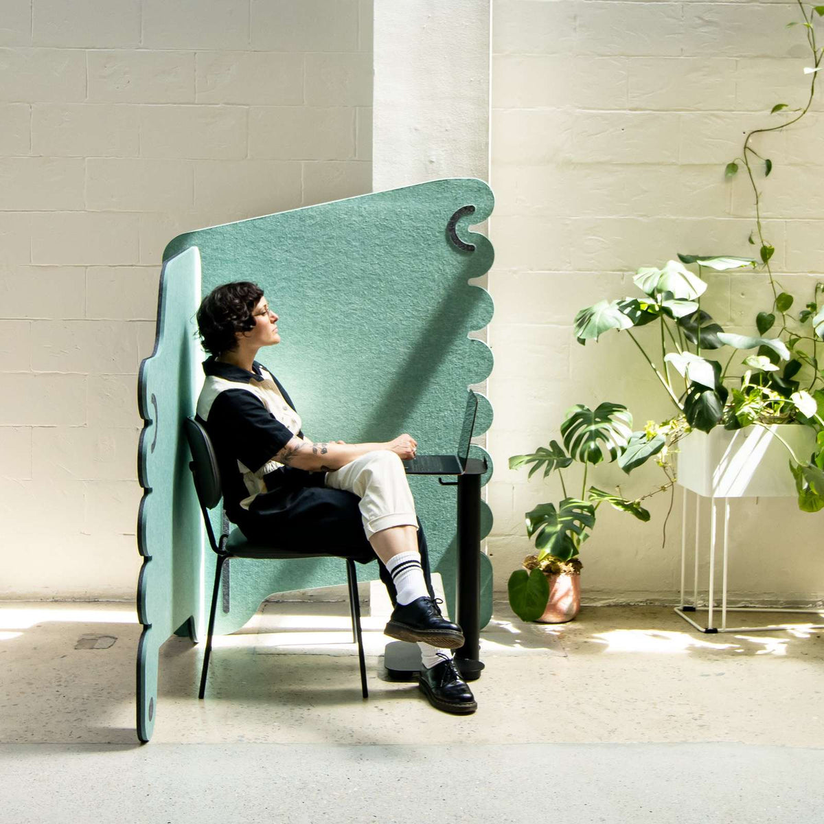Mr SCREEN portable acoustic and pinnable room divider by Klaro Industrial Design (K.I.D)