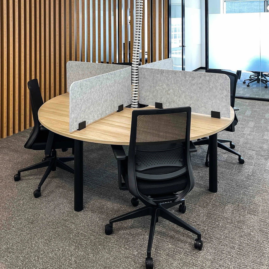SCORE wrap around workstation screen by Klaro Industrial Design (K.I.D), view 2