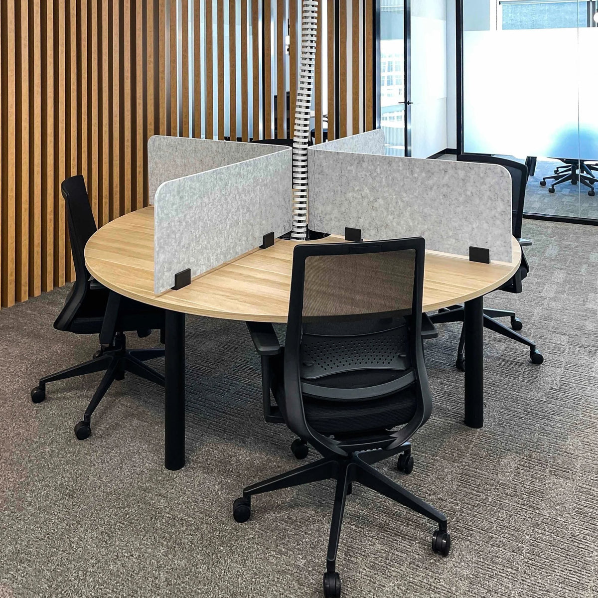 SCORE wrap around workstation screen by Klaro Industrial Design (K.I.D), view 2