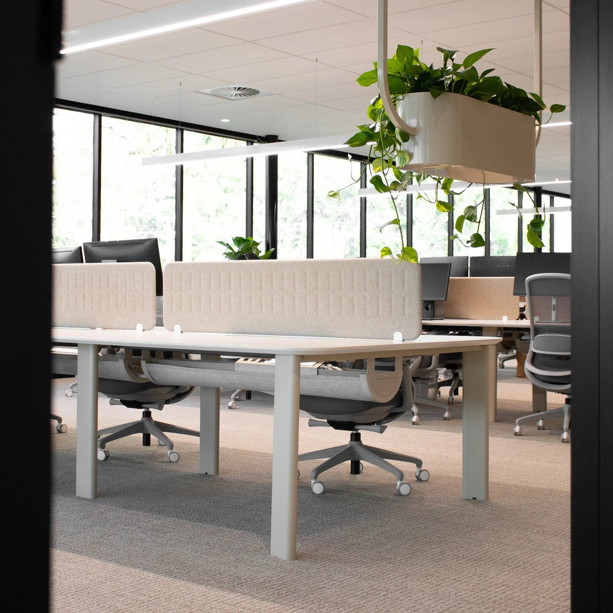 TRAX_t workstation soft wiring management system by Klaro Industrial Design (K.I.D), view 4