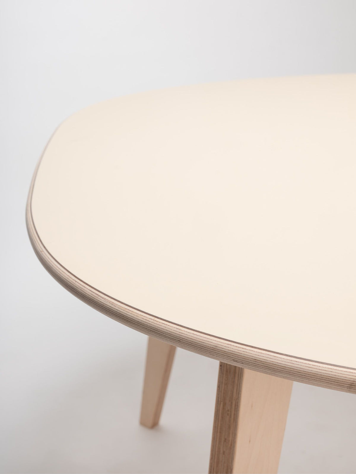 Mikado Table by Ondarreta, view 4