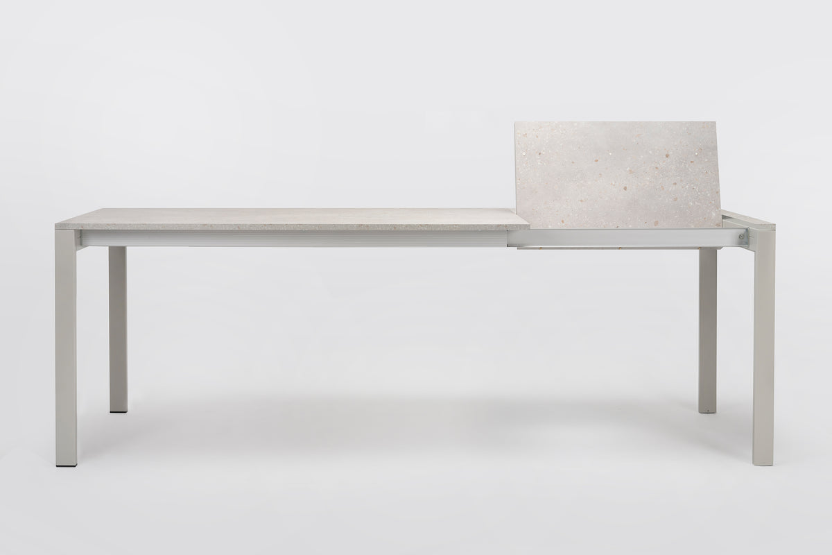 Punto Extendable Table by Ondarreta, view 9