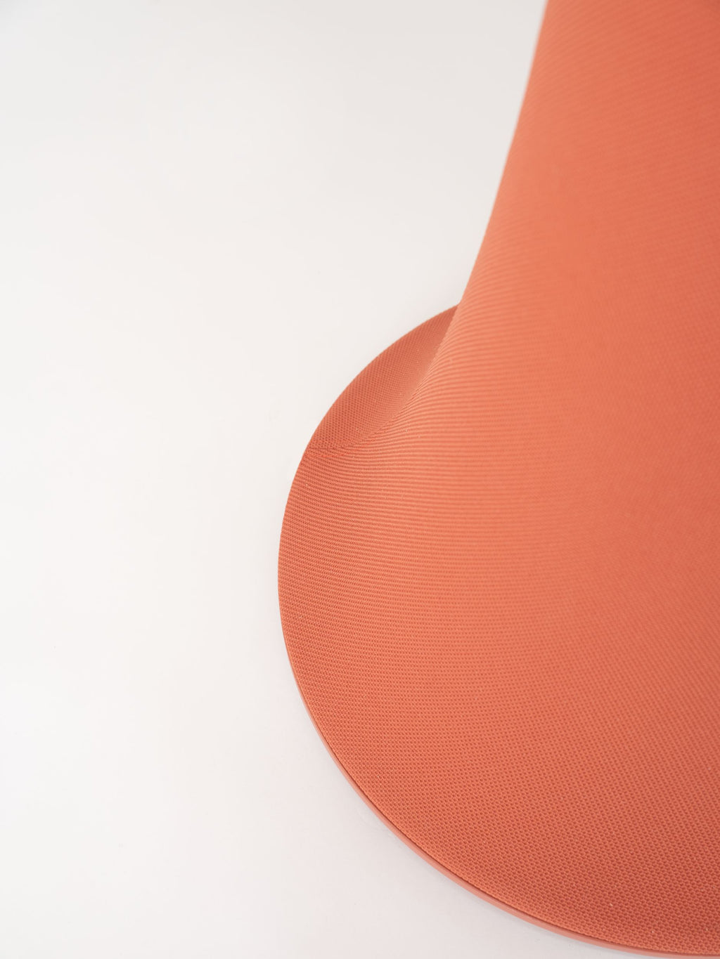 Sako High Table by Ondarreta, view 4