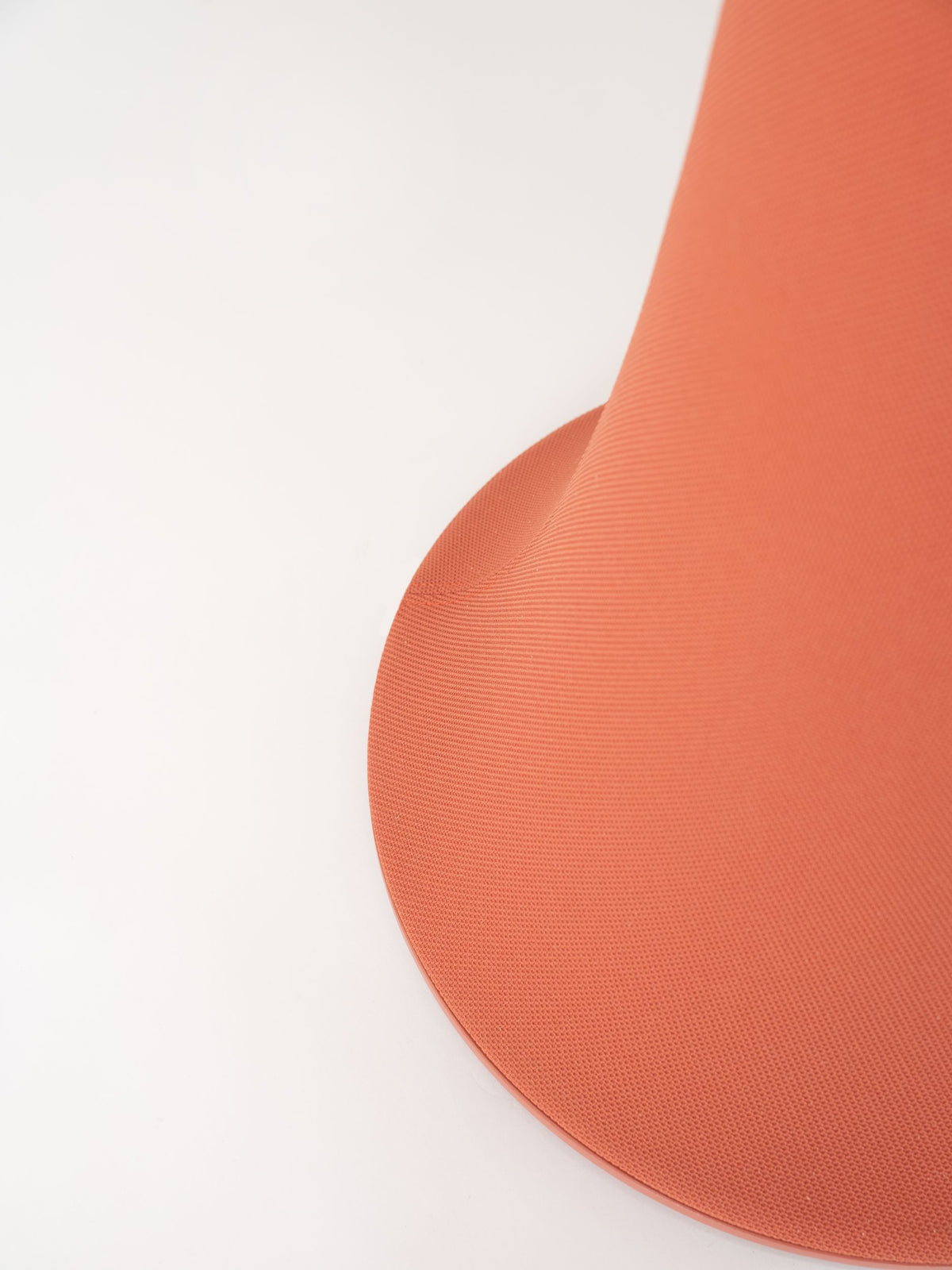 Sako High Table by Ondarreta, view 4