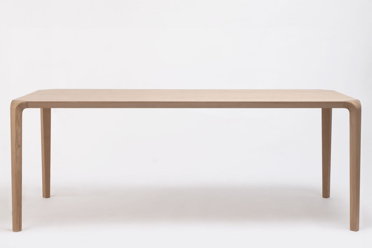 Silu Table by Ondarreta