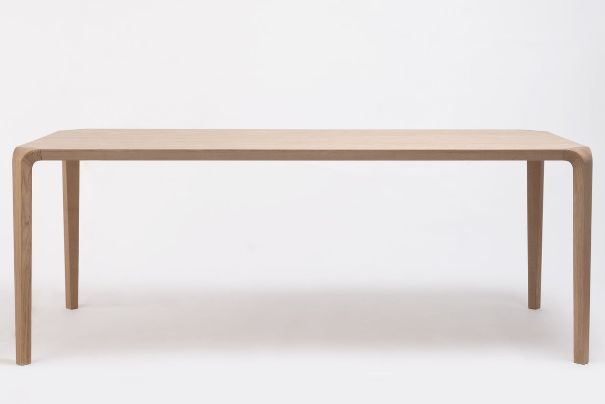 Silu Table by Ondarreta, view 2