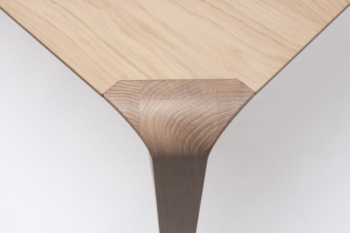 Silu Table by Ondarreta, view 3