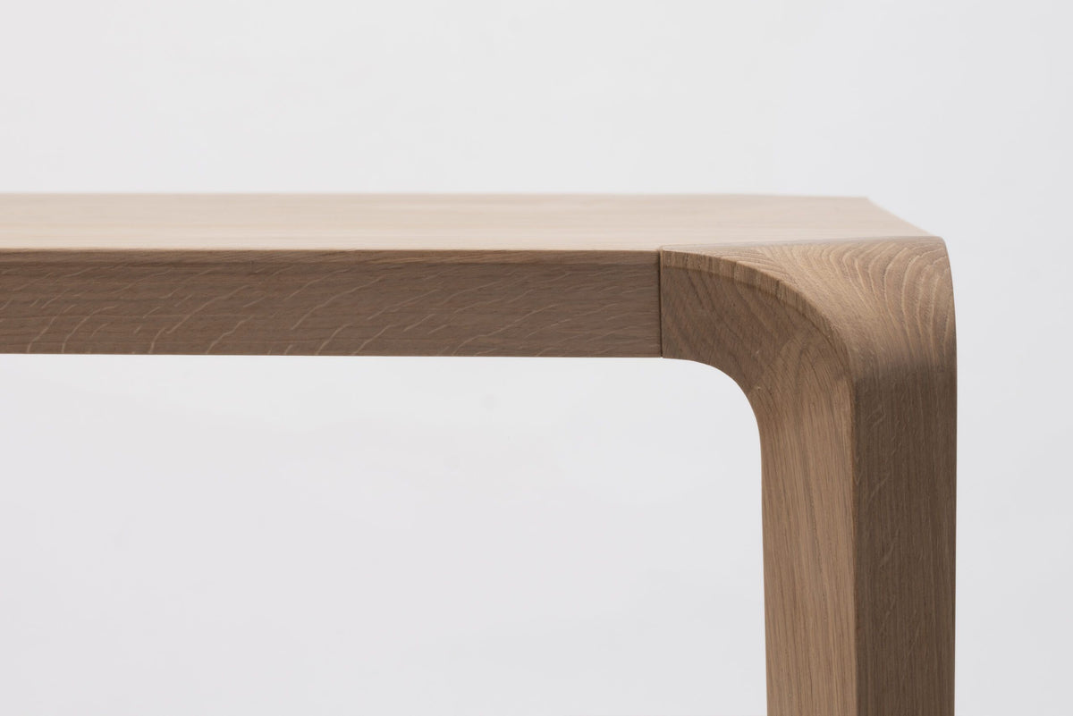 Silu Table by Ondarreta, view 4